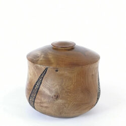 Puriri Wood Urn - Image 4