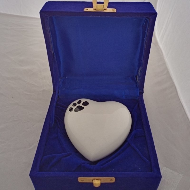 White Paw Heart Urn - Image 3