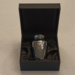 Hearts Mini Urn - Image 4