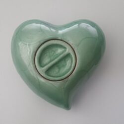 Swift Green Heart Urn - Image 5