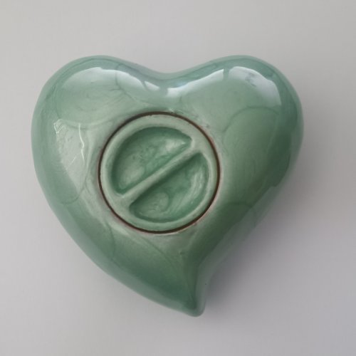 Swift Green Heart Urn - Image 5