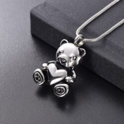 Alternative view of Teddy with Heart