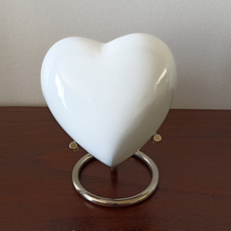Classic White Heart Urn - Image 2