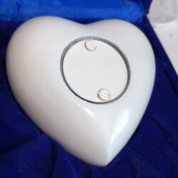 Classic White Heart Urn - Image 4