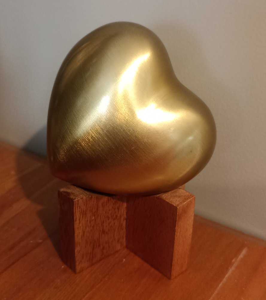 Wooden Heart Stand - Image 3